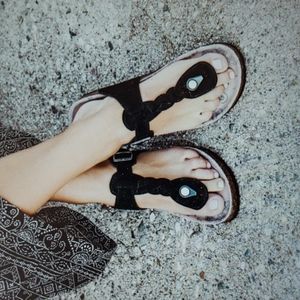 MukLuks Marsha Black Suede Sandal Sz 7